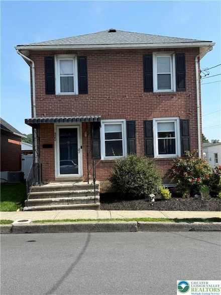 322 Lincoln Ave, Nazareth, PA 18064