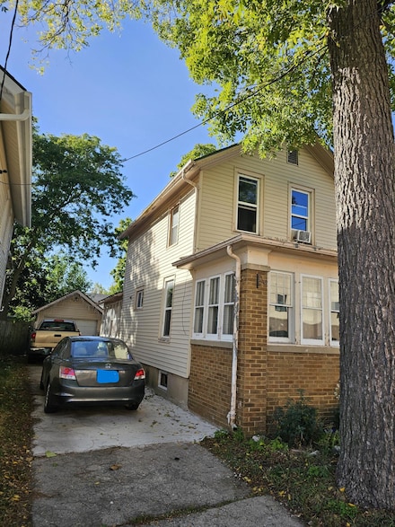 918 Caroline St, Waukesha, WI 53186