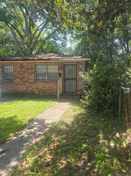 1180 N Acadian Thruway E, Baton Rouge, LA 70802