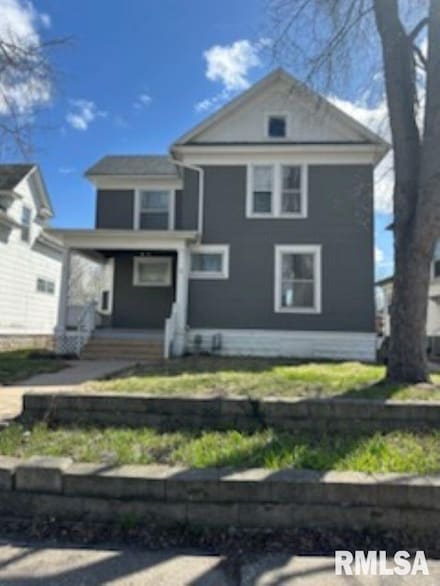 1321 W 13th St, Davenport, IA 52804