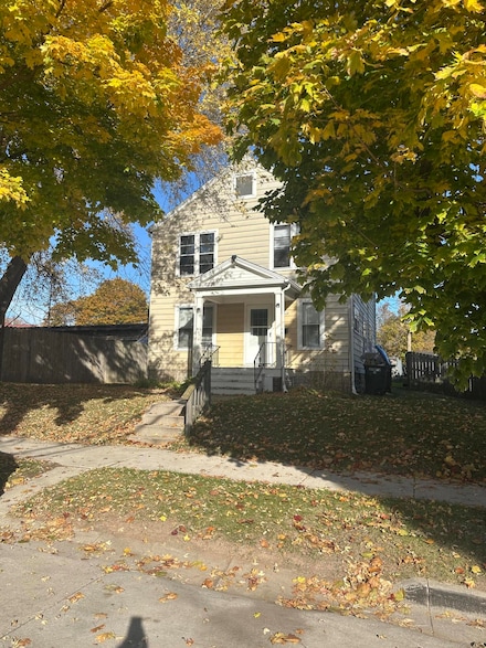 1914 Garfield Ave, Sheboygan, WI 53081