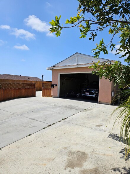 1892 Ridgewood Dr, San Diego, CA 92139