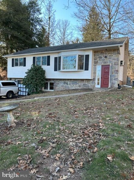 1266 Temple Rd, Pottstown, PA 19465