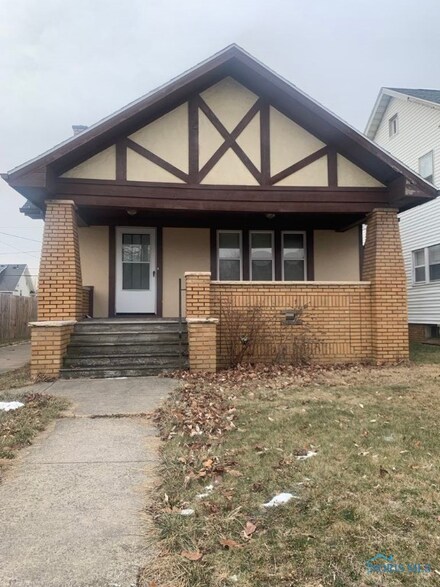 864 Hampton Ave, Toledo, OH 43609