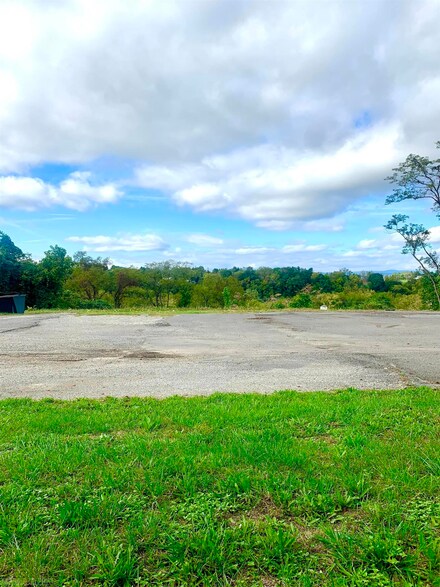 1706 E Main St, Radford, VA 24141