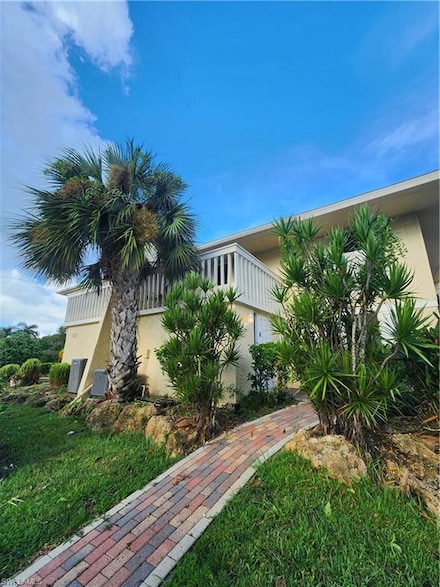 925 Palm View Dr Unit 120, Naples, FL 34110