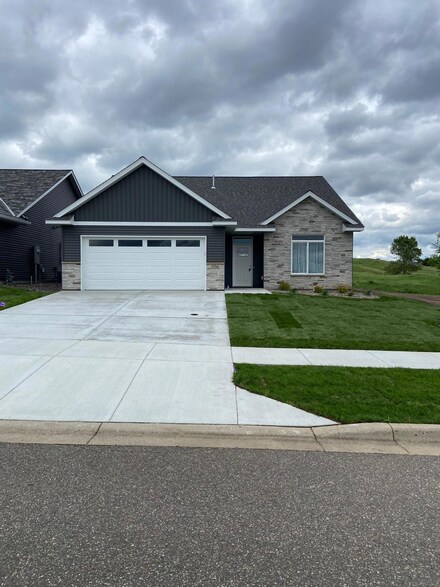 5376 Tee-To-green St, St. Cloud, MN 56304
