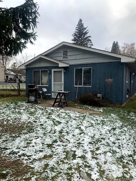 122 Hathaway St, Lansing, MI 48917