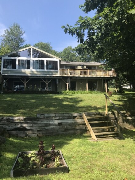 30-32 W Shore Dr, Winchendon, MA 01430