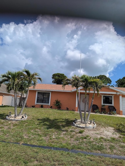 2351 SE Fruit Ave, Port Saint Lucie, FL 34952