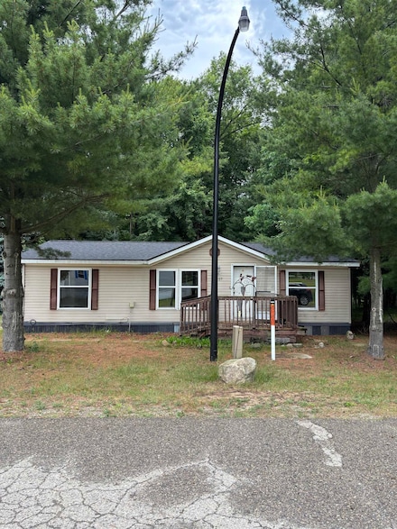 2237 Ranae St, Croswell, MI 48422