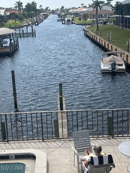 808 Cape Coral Pkwy W Unit 204, Cape Coral, FL 33914