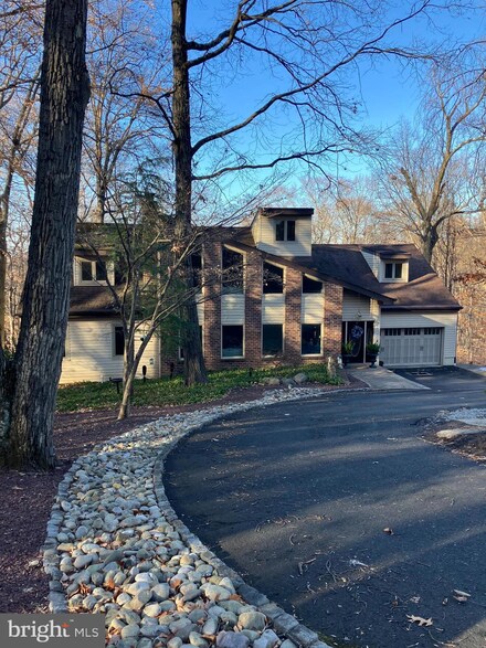 50 High Point E, Huntingdon Valley, PA 19006