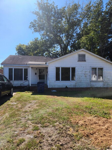 307 W White Oak St, Brinkley, AR 72021