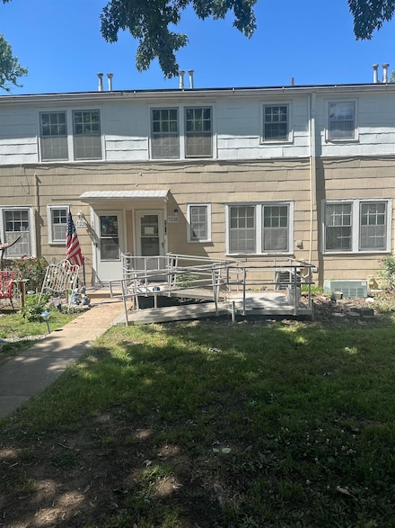 1038 S Pershing Ave, Wichita, KS 67218