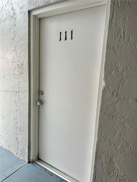2565 W 56th St Unit 111, Hialeah, FL 33016