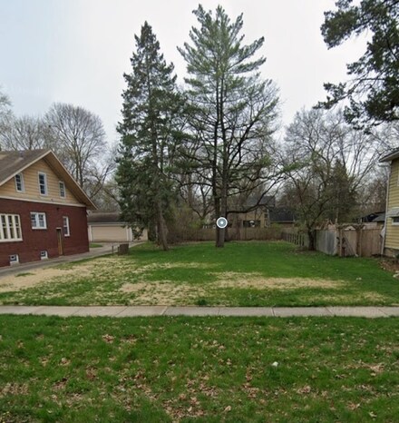 922 Garfield Ave, Aurora, IL 60506