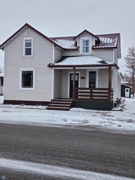 105 1st St NW, Ulen, MN 56585