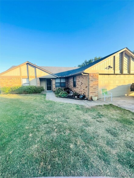 9707 N 112th East Ave, Owasso, OK 74055