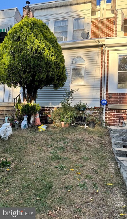 207 Jackson Ave, Darby, PA 19023