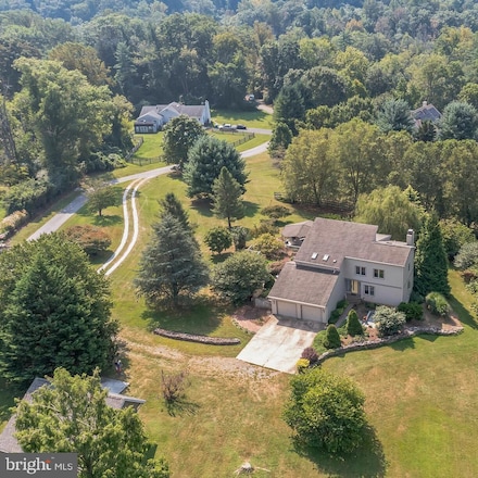 10 Waterstock Ln, Glen Mills, PA 19342