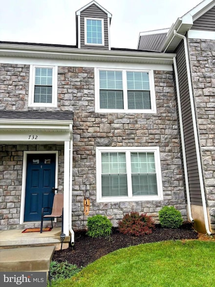 732 Farmwood Ln, Lebanon, PA 17042