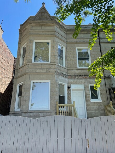 3951 W Flournoy St, Chicago, IL 60624