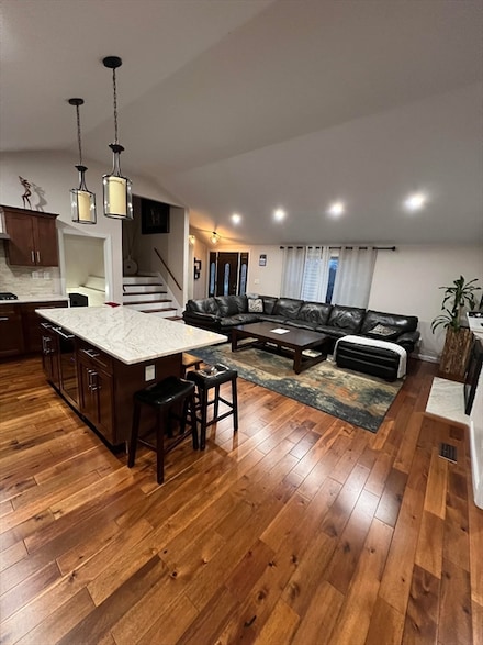 35 Glen Cir, Waltham, MA 02451