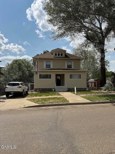 313 Sims St, Dickinson, ND 58601