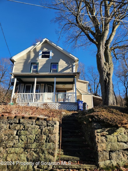 34 Wayne St, Carbondale, PA 18407