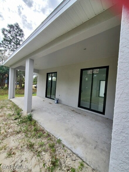 516 Dayton Ave, Lehigh Acres, FL 33972