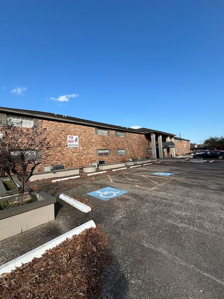 6810 Prutzman Rd, Beaumont, TX 77706