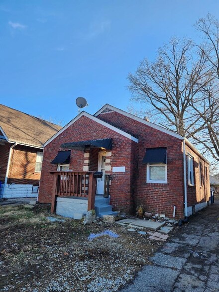 8426 Richard Ave, Saint Louis, MO 63132