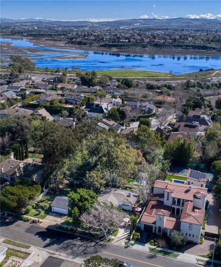2356 Redlands Dr, Newport Beach, CA 92660