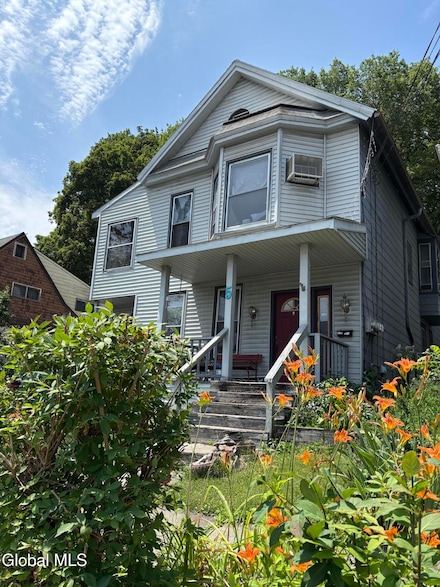 5 Grotto Ct, Watervliet, NY 12189