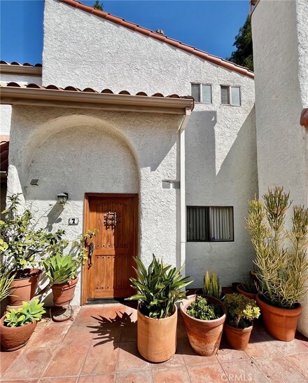 10926 Bluffside Dr Unit 7, Studio City, CA 91604