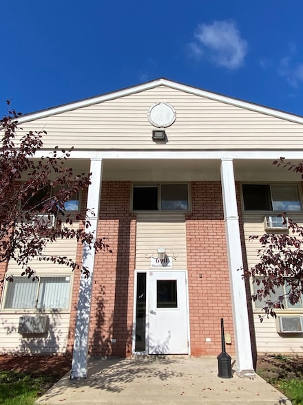 690 Marilyn Ave Unit 203, Glendale Heights, IL 60139