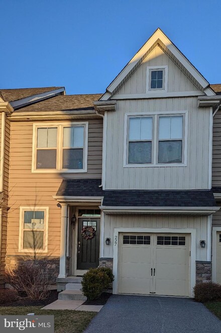 227 Ash Ln, Kennett Square, PA 19348