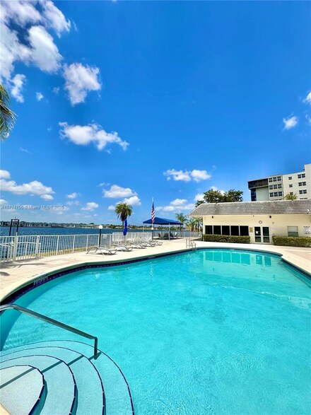 1175 NE Miami Gardens Dr Unit 311, Miami, FL 33179