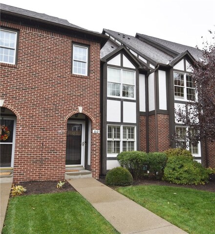 812 Kingsberry Cir, Pittsburgh, PA 15234