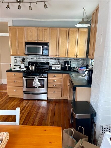 12 Winfield St Unit 2, Boston, MA 02127