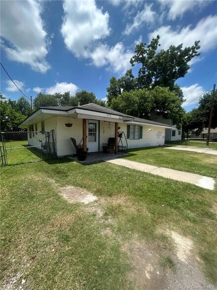 217 Canal St, Sulphur, LA 70663