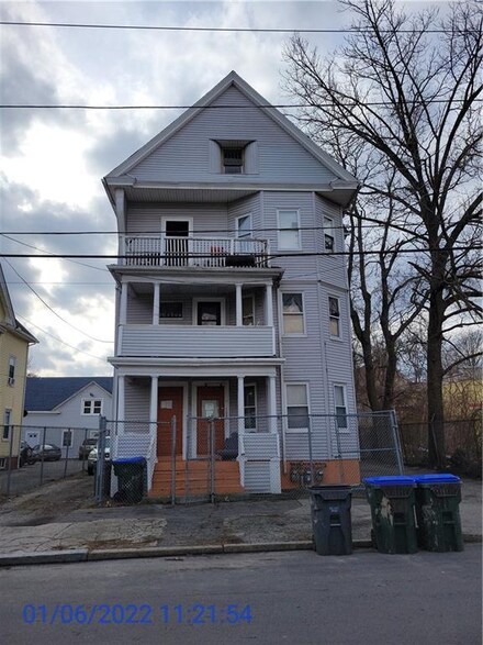 129 Linwood Ave, Providence, RI 02907