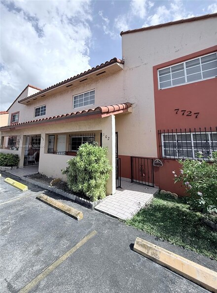 7727 W 29th Ln Unit 10239, Hialeah, FL 33018
