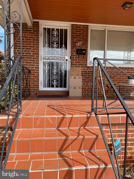 250 Oneida St NE, Washington, DC 20011