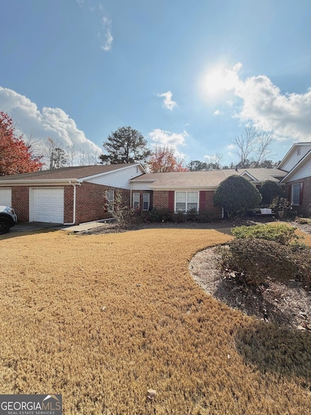 225 Monmouth Dr, Fayetteville, GA 30214