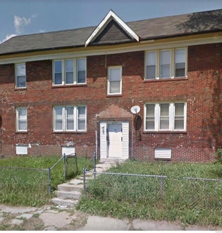 5577 Hebert St, Saint Louis, MO 63120
