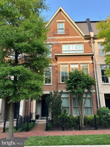 10889 Symphony Park Dr, North Bethesda, MD 20852