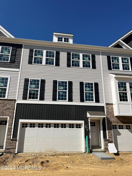 52 Wembley Way, Tinton Falls, NJ 07753