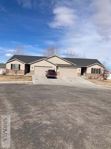 4205 Roy Cir, Ammon, ID 83401